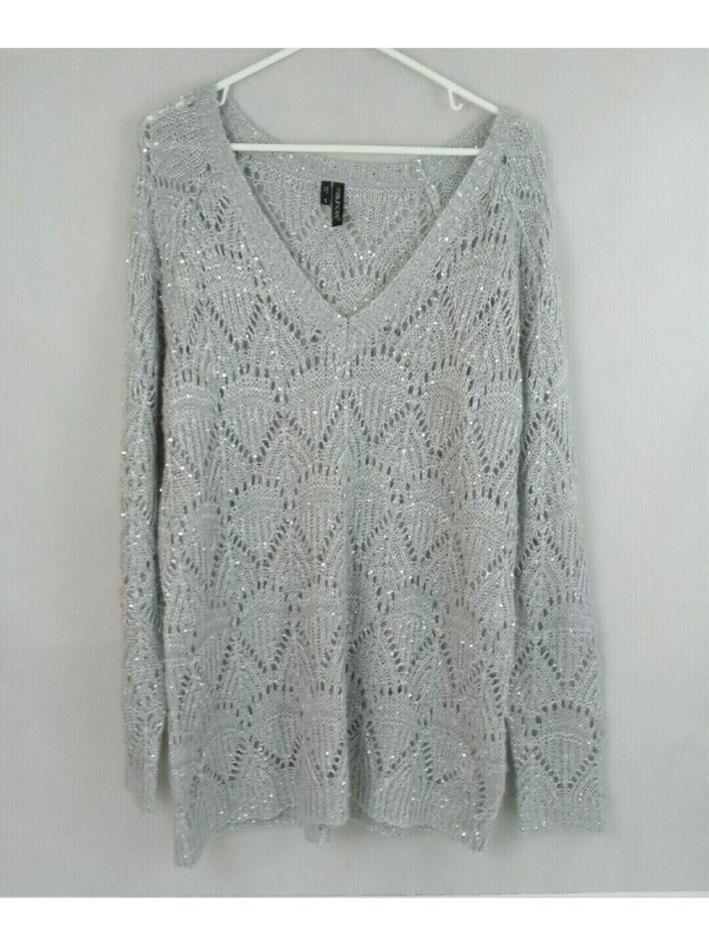 Maurices Silver & Metallic Open Knit Crochet Long Sleeve V-Neck Sweater Size 1